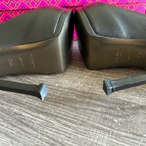 Yves Saint Laurent black leather heels in excellent conditions! Size 34.5/4.5 - Picture 7 of 10
